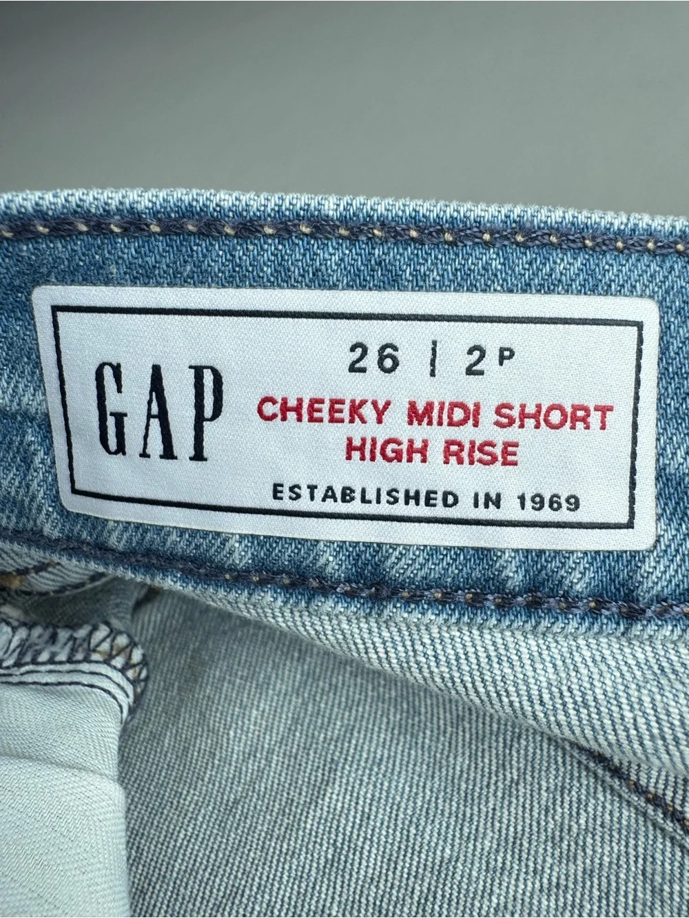 GAP Cheeky Midi Denim Shorts W26 Petite Light Indigo High Rise Cutoff